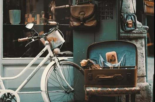 一本“疼”的書《唯愿所有的疼，都能開出一朵花》出版